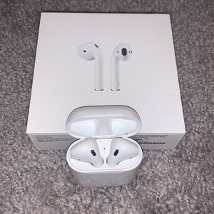 Apple AirPods with case